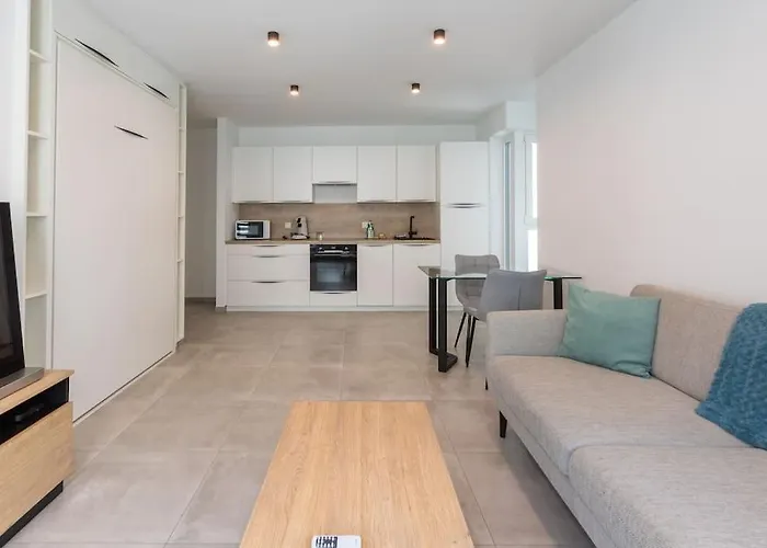 Appartement Superbe Avec Parking Malmedy